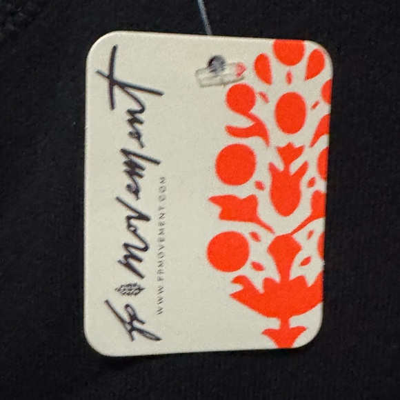 FP MOVEMENT by FREE PEOPLE Cruise Sweatshirt Tee Top - Picture 9 of 12